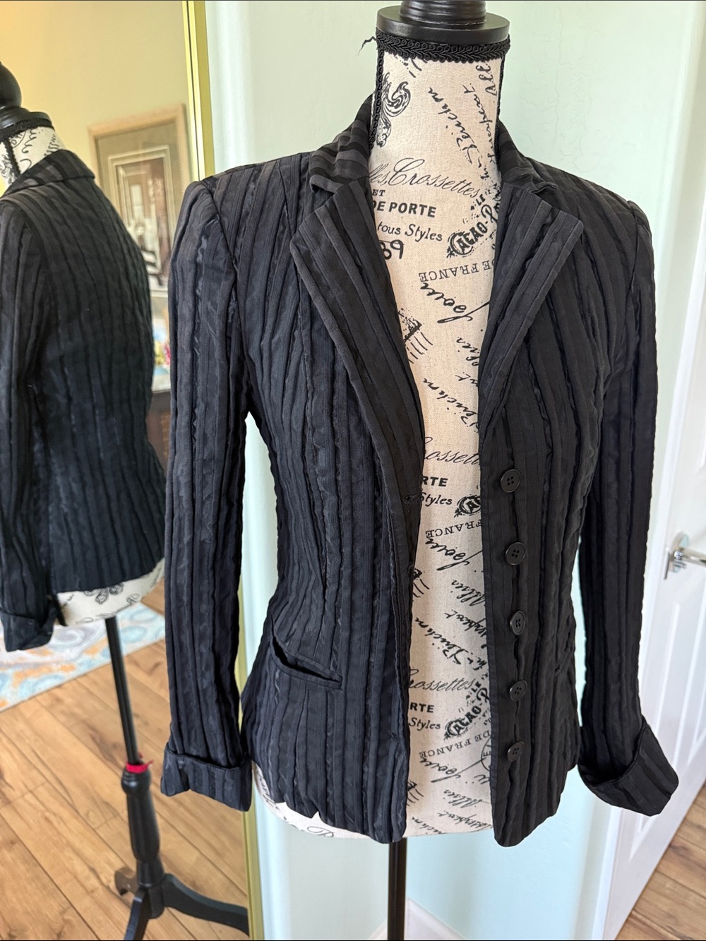 Black Textured Women's Blazer Jacket - Tailored Single-Breasted